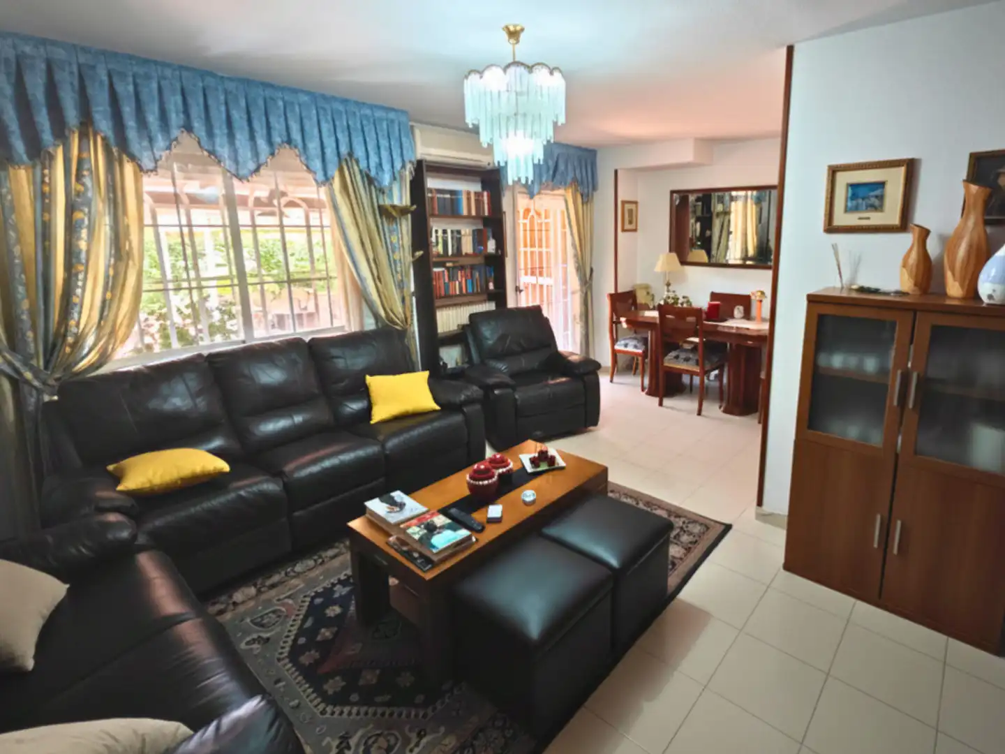 Living room of Detached homes for sale in Parla  with Air Conditioner, Heating and Private garden