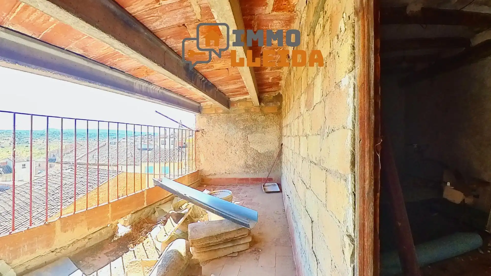 Terrassa de Casa adosada en venda en La Granadella amb Terrassa, Traster i Moblat