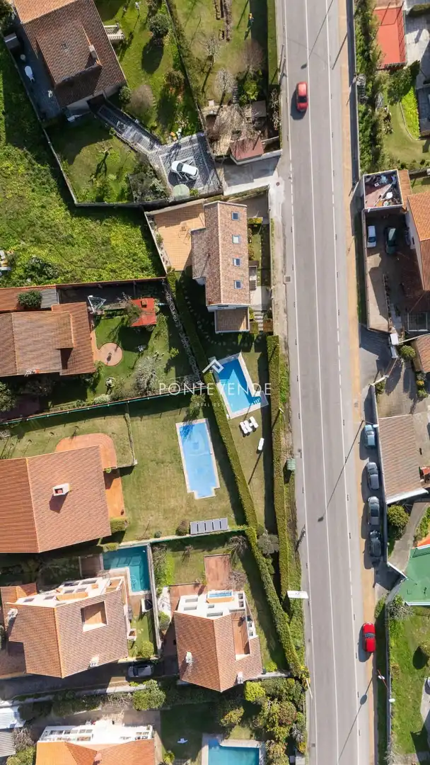 Piscina de Casa o xalet en venda en Vigo  amb Calefacció, Jardí privat i Terrassa