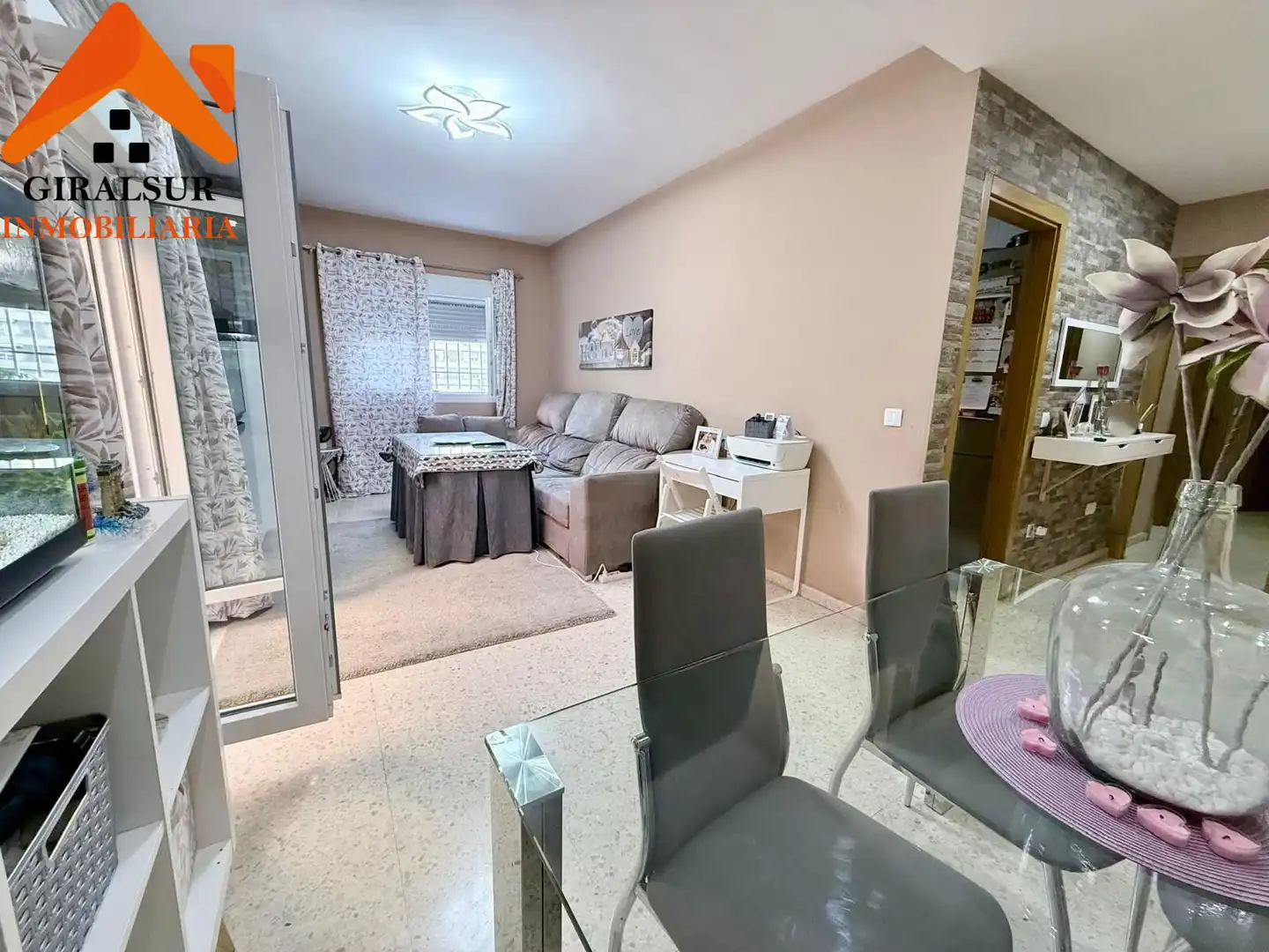Exterior view of Flat for sale in Sevilla  with Air Conditioner, Terrace and Storage room