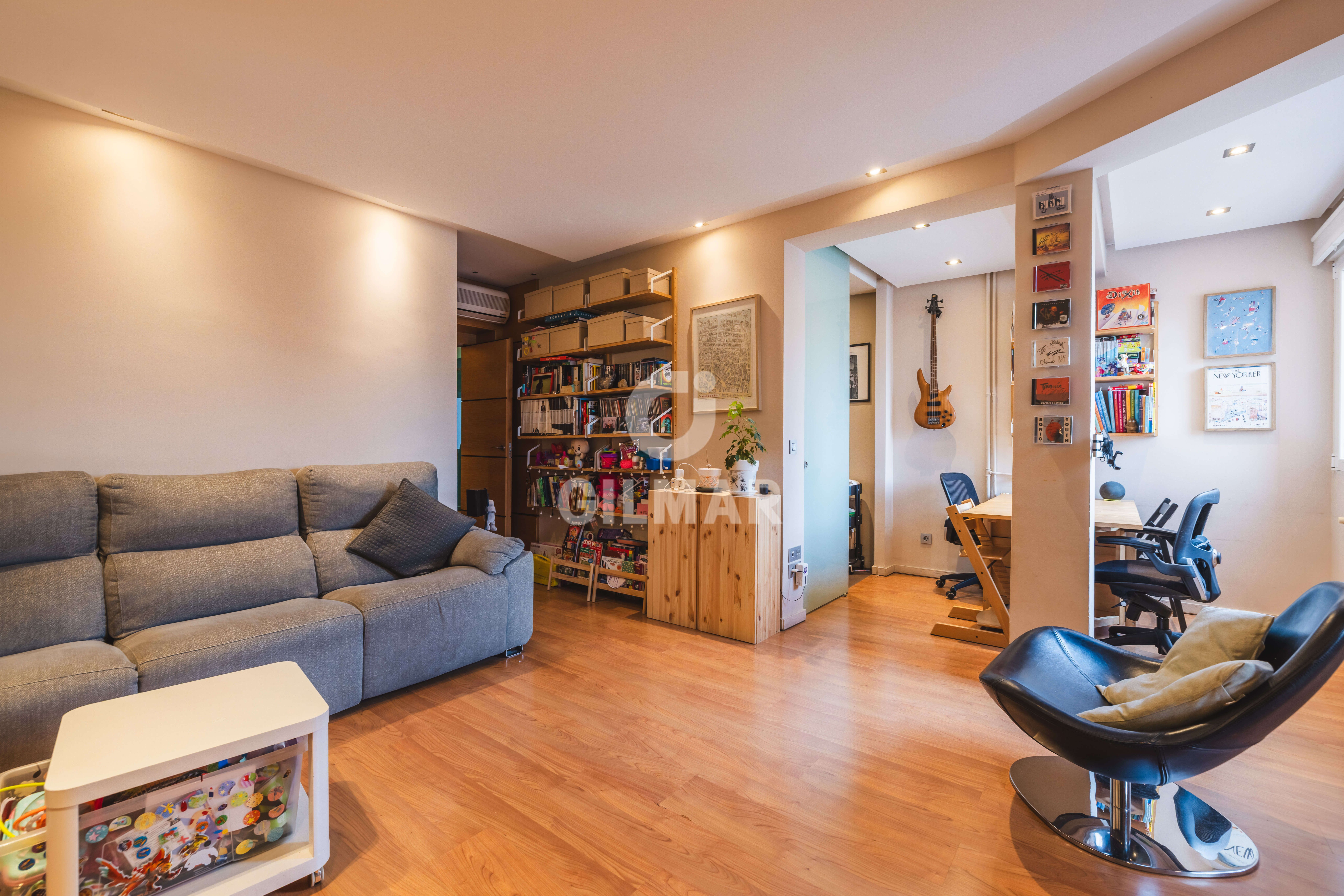 Living room of Flat for sale in  Madrid Capital  with Heating and Private garden