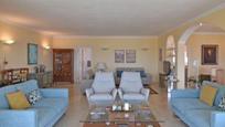 Sala d'estar de Casa o xalet en venda en San Bartolomé de Tirajana amb Aire condicionat, Terrassa i Traster