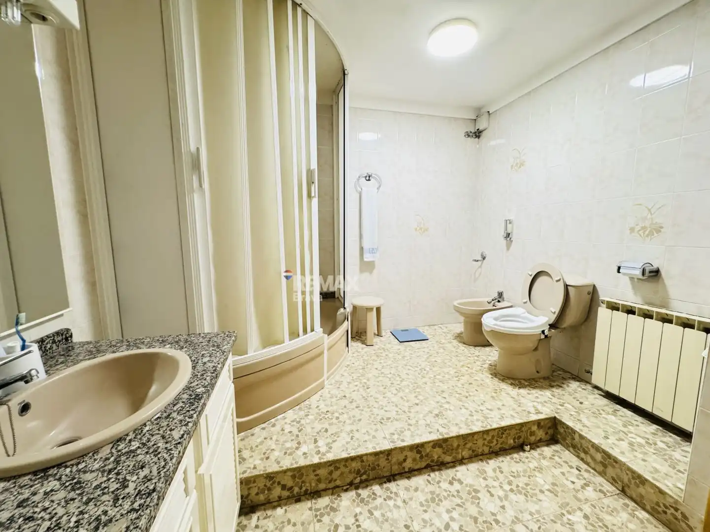 Bany de Casa o xalet en venda en Amer amb Jardí privat, Terrassa i Traster