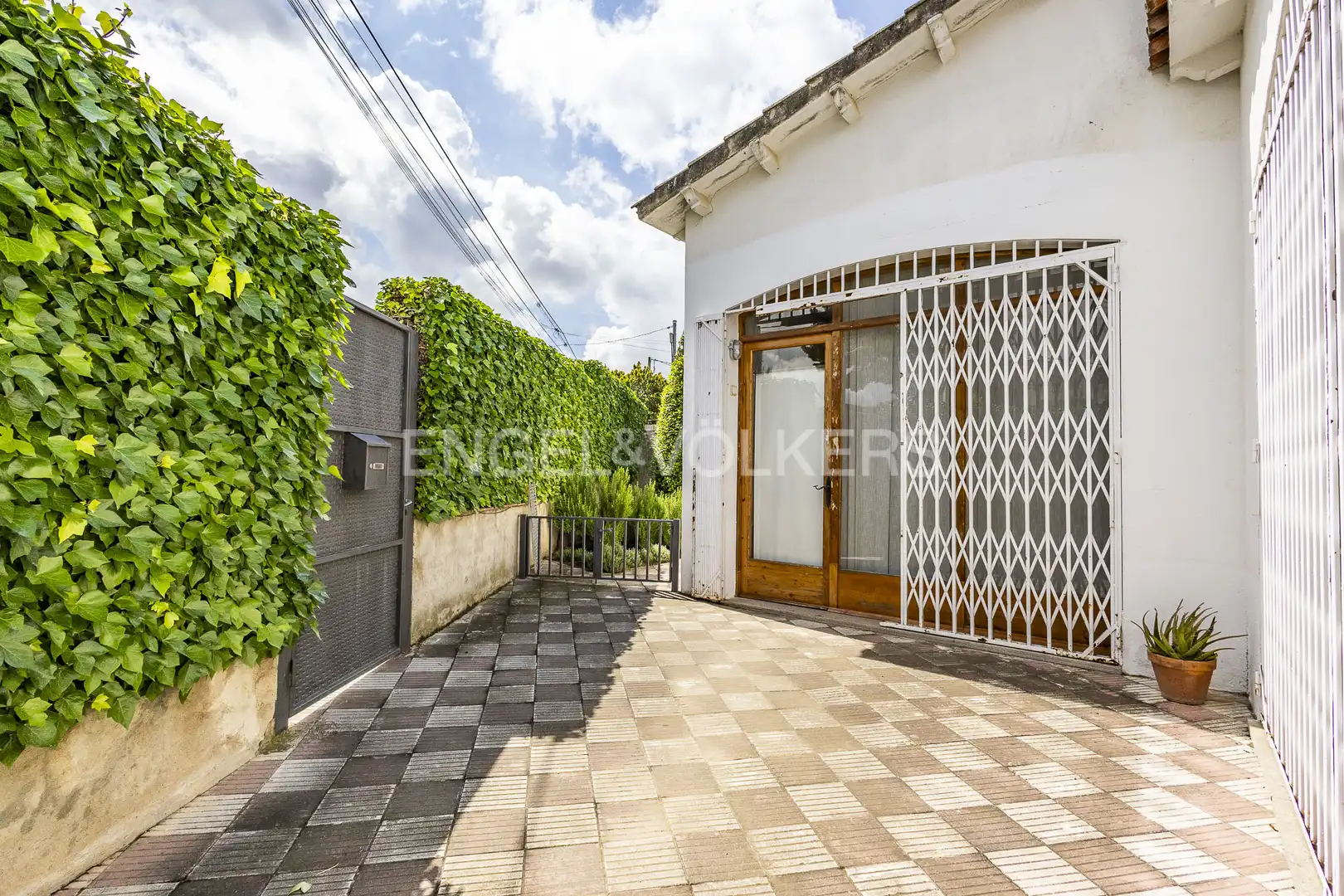 Vista exterior de Casa o chalet en venta en Esparreguera con Calefacción y Jardín privado