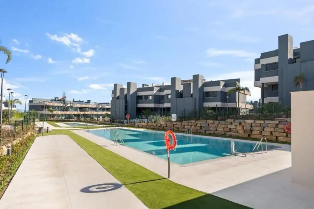 Piscina de Apartament de lloguer en Estepona amb Aire condicionat, Terrassa i Traster