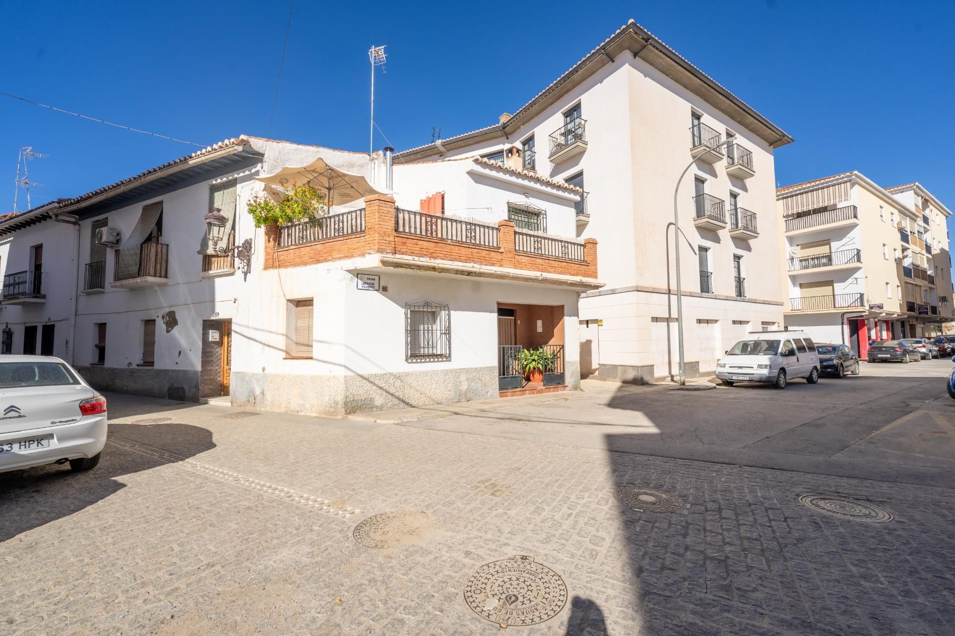 Exterior view of House or chalet for sale in Guadix  with Heating, Terrace and Balcony
