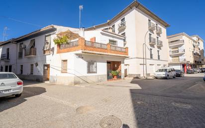 Vista exterior de Casa o xalet en venda en Guadix amb Calefacció, Terrassa i Balcó