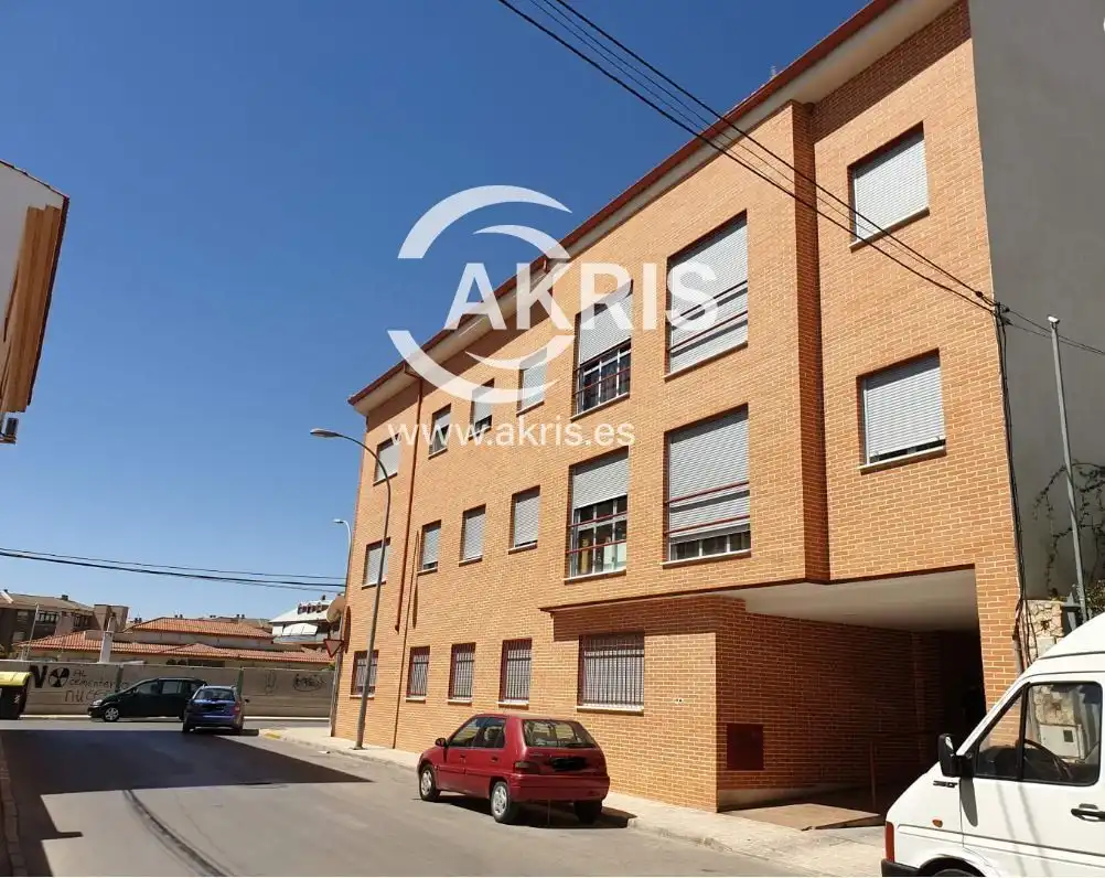 Piso en venta en Calle Saturnino Fernández, imagen 3