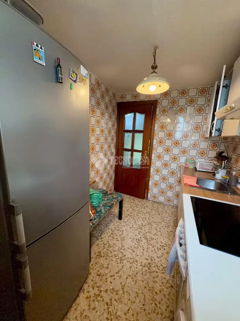 Cocina de Piso en venta en Sevilla con Calefacción