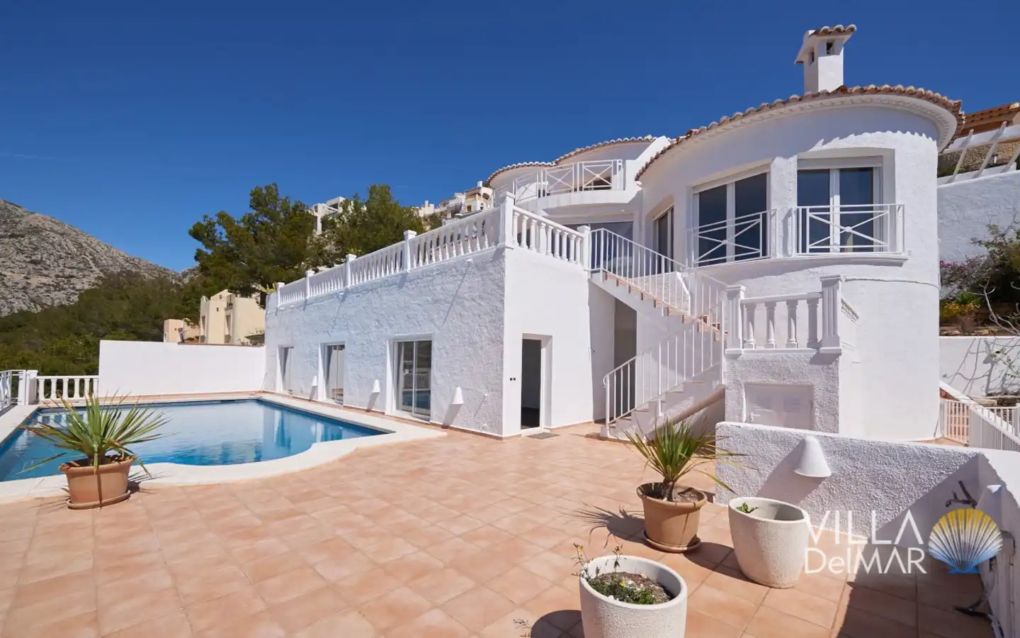 Detached house with pool for sale in Mascarat