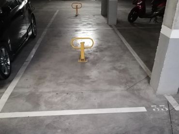 Individual with lift to rent in Calle Miguel Carrera 33