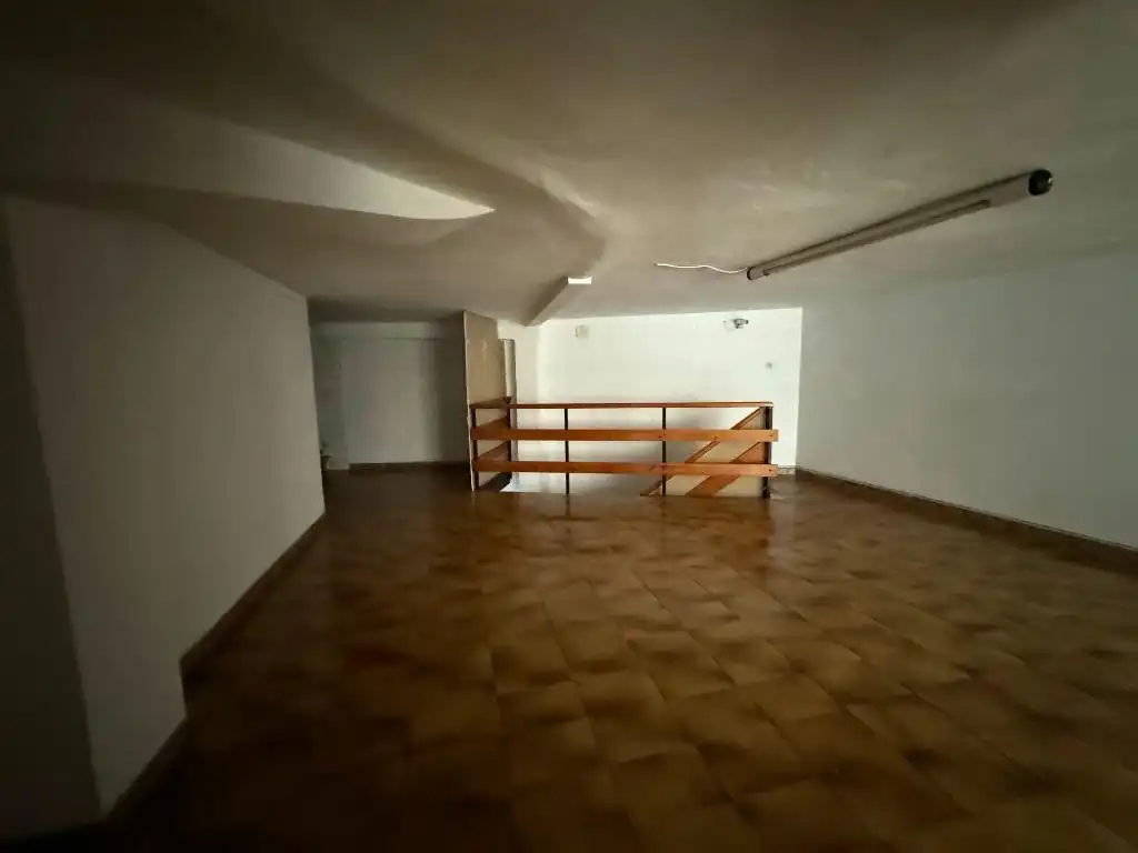 Commercial properties for rent in Calle La Paz, Los Corrales de Buelna