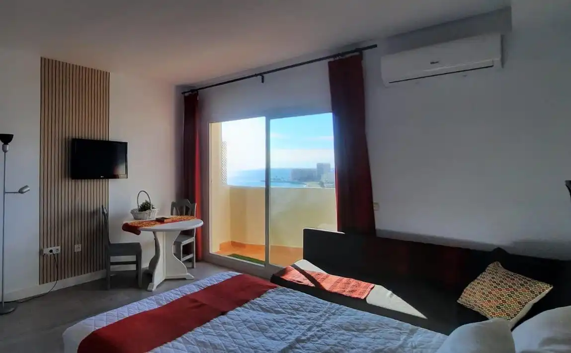 Habitación de Estudio en venta en Benalmádena con Aire acondicionado, Terraza y Amueblado