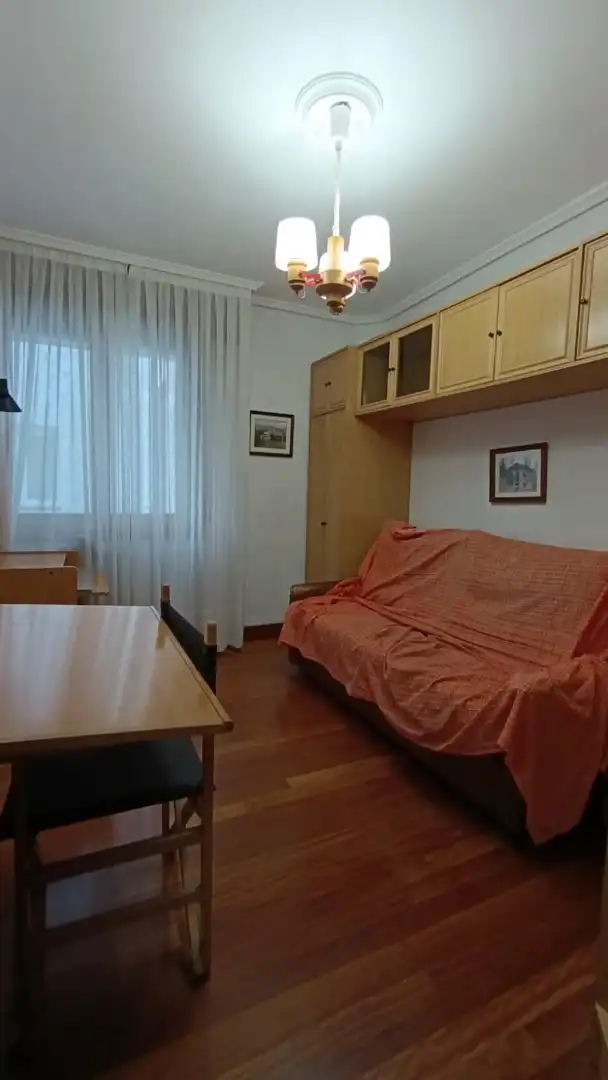 Sala de estar de Piso en venta en Bilbao  con Calefacción, Parquet y Amueblado