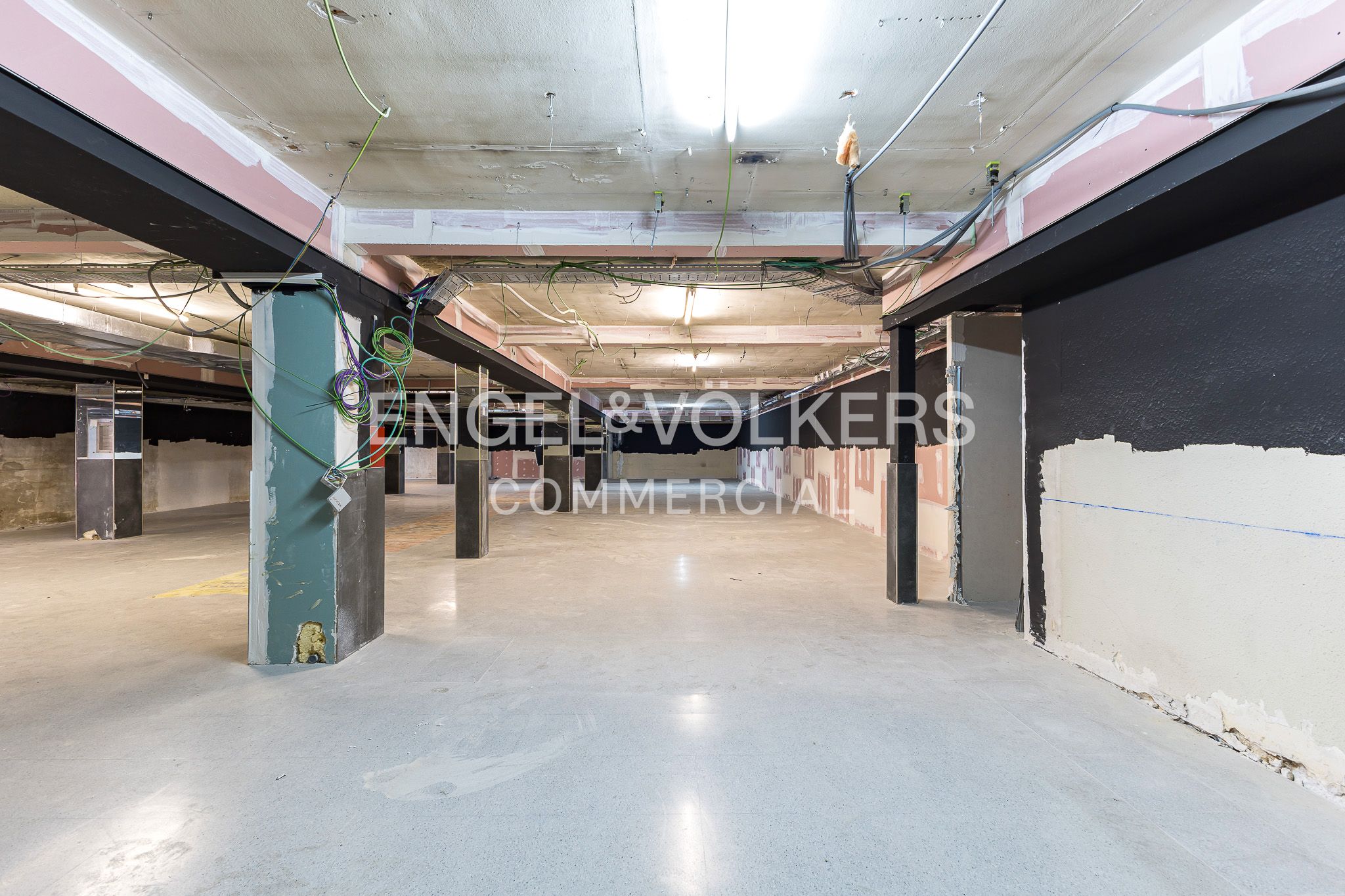 Premises for sale in  Barcelona Capital