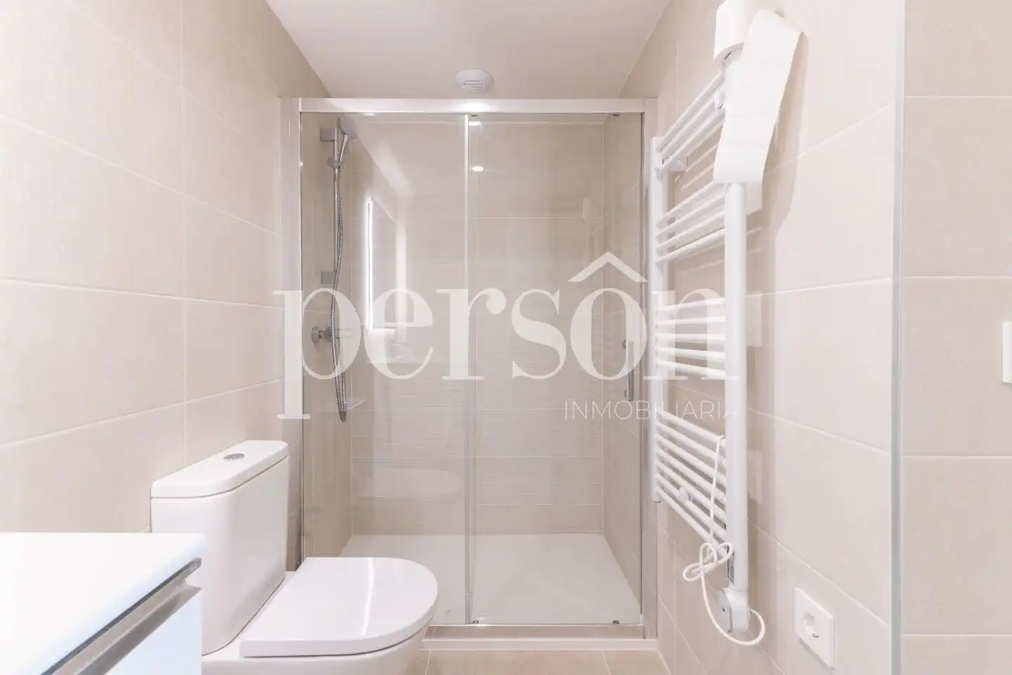 Baño de Piso de alquiler en Valencia con Aire acondicionado, Calefacción y Terraza