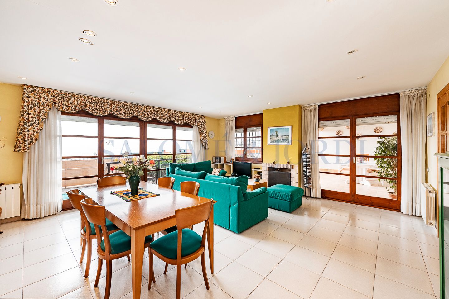 Wohnzimmer von Einfamilien-Reihenhaus zum Verkauf in Sant Andreu de Llavaneres mit Heizung, Privatgarten und Parkett