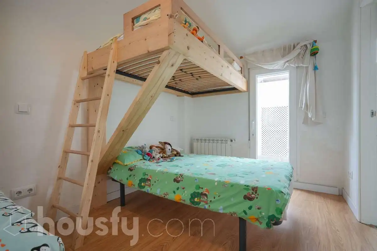 Schlafzimmer von Einfamilien-Reihenhaus zum Verkauf in San Sebastián de los Reyes mit Klimaanlage, Heizung und Terrasse