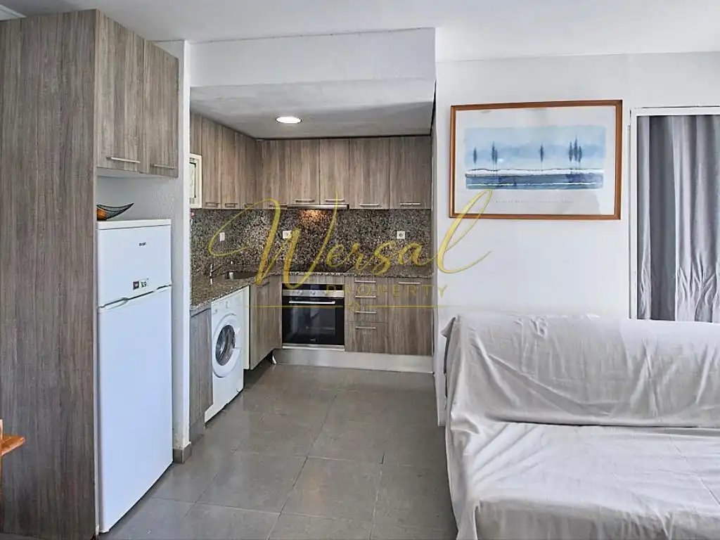 Cuina de Apartament en venda en Salou amb Piscina comunitària