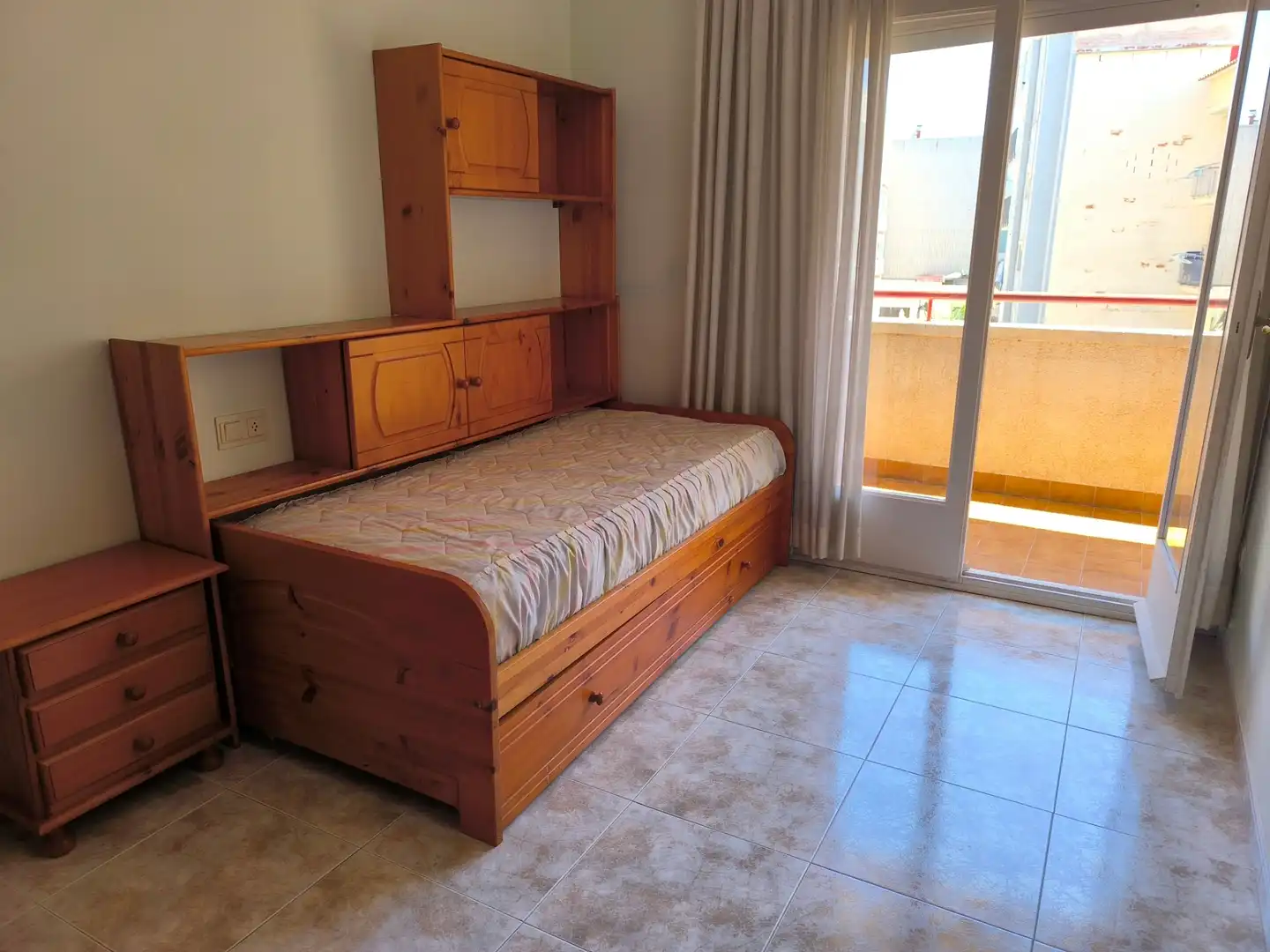Schlafzimmer von Wohnung zum Verkauf in Blanes mit Möbliert und Balkon