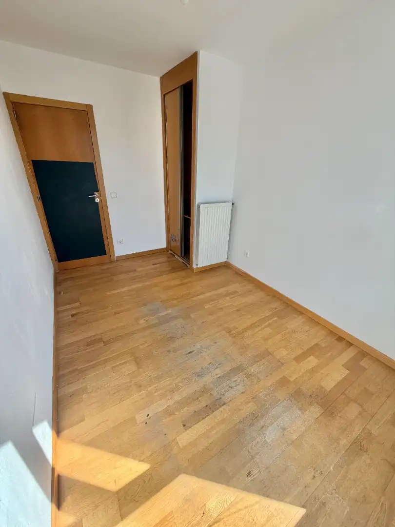 Habitación de Piso en venta en Madrid con Calefacción y Trastero