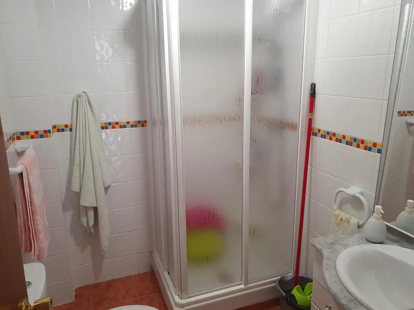 Badezimmer von Wohnung zur Miete in Sotogrande mit Möbliert und Gemeinschaftspool