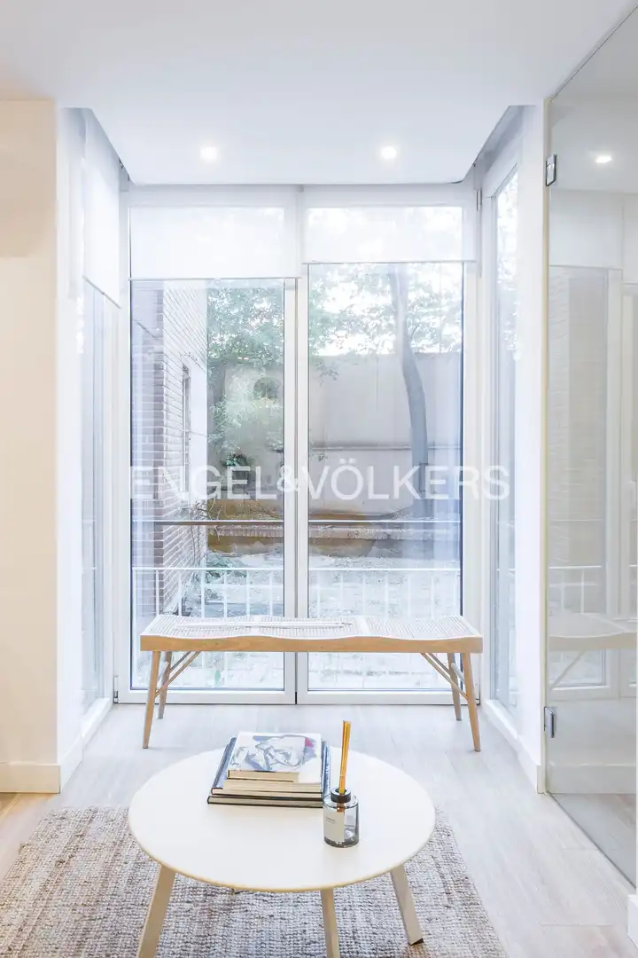 Balcony of Apartments for sale in Madrid  with Air Conditioner, Heating and Furnished