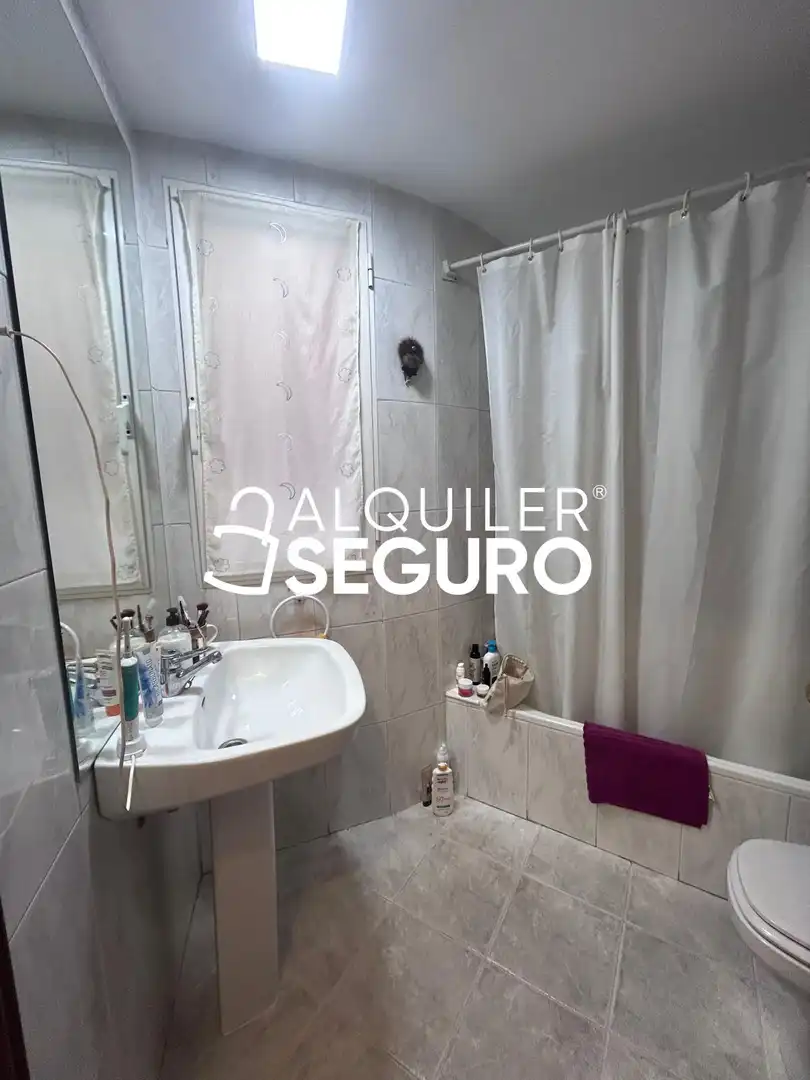 Piso de alquiler en Fernando Magallanes, Saucar - Zarzuela