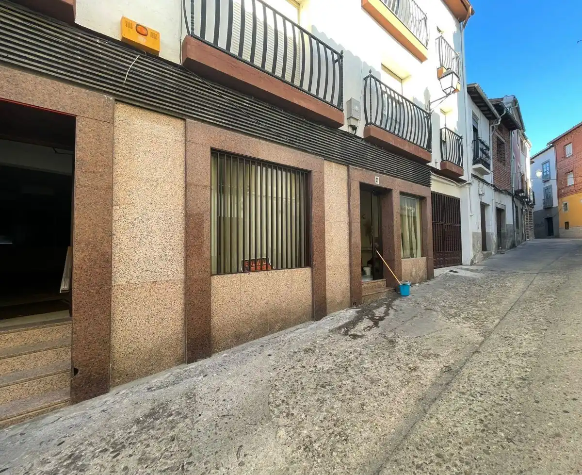 Vista exterior de Local de alquiler en Jarandilla de la Vera