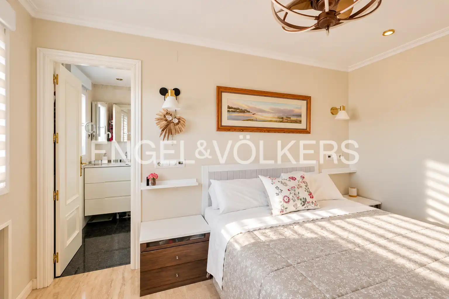 Bedroom of Attic for sale in Madrid  with Air Conditioner, Heating and Private garden