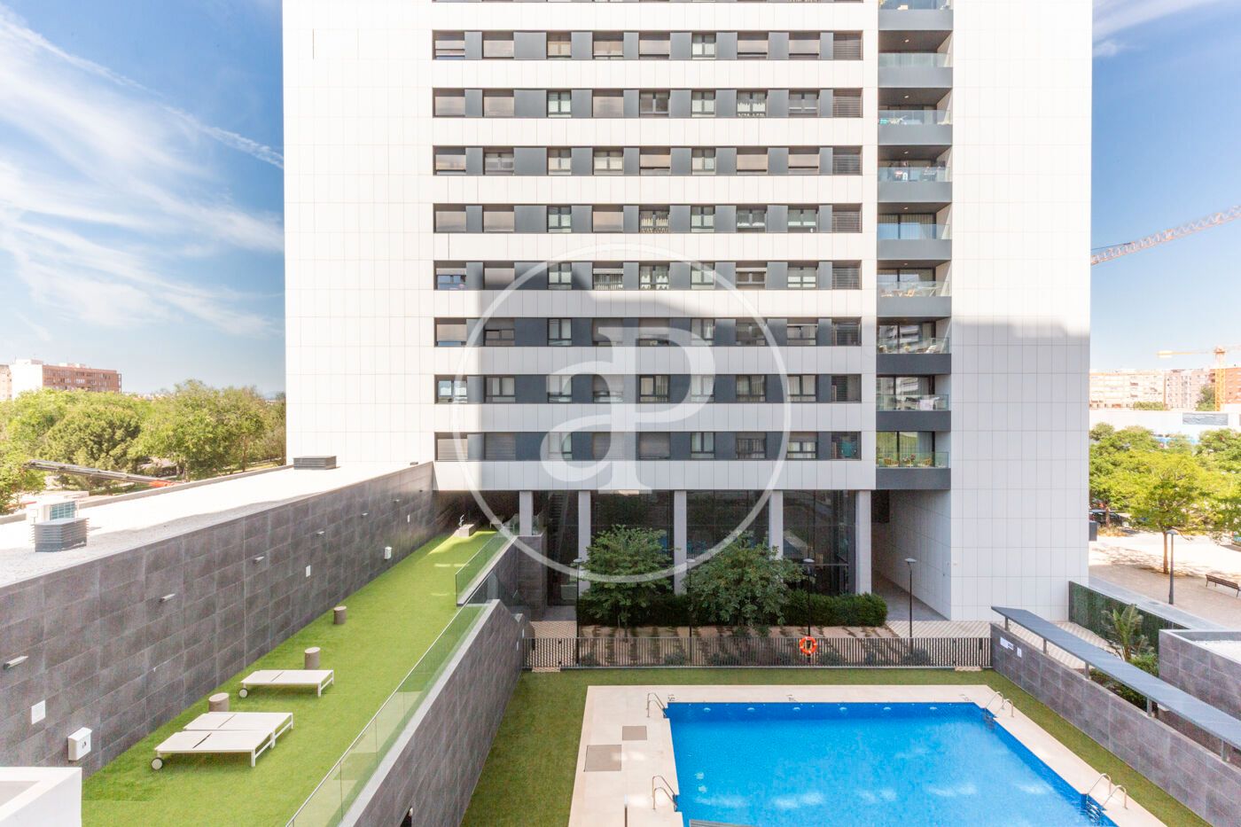 Swimming pool of Flat for sale in  Valencia Capital  with Air Conditioner, Heating and Private garden