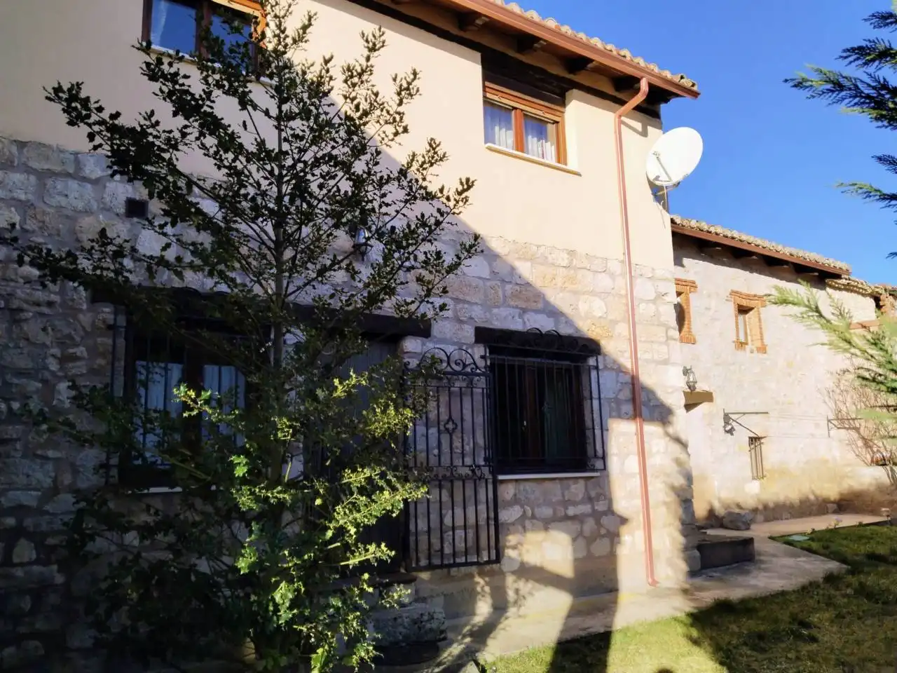 Exterior view of Houses for sale in Mazuela, Burgos
