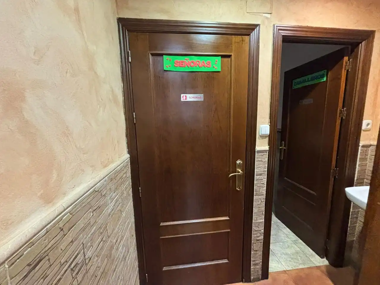 Commercial properties for sale in Granada  with Air Conditioner