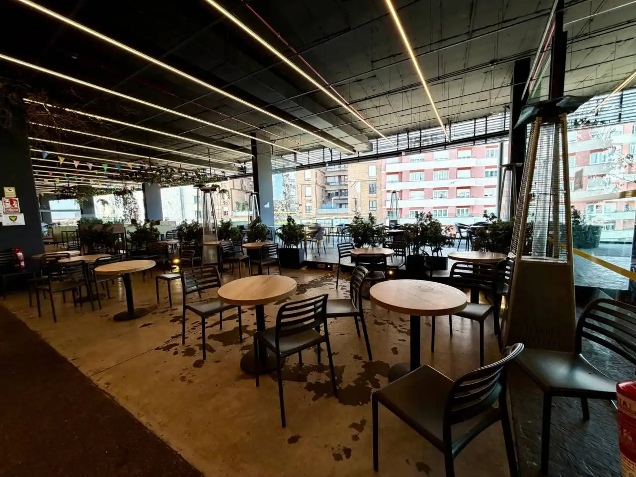 Terrasse von Geschaftsraum zur Miete in Oviedo  mit Klimaanlage und Alarm