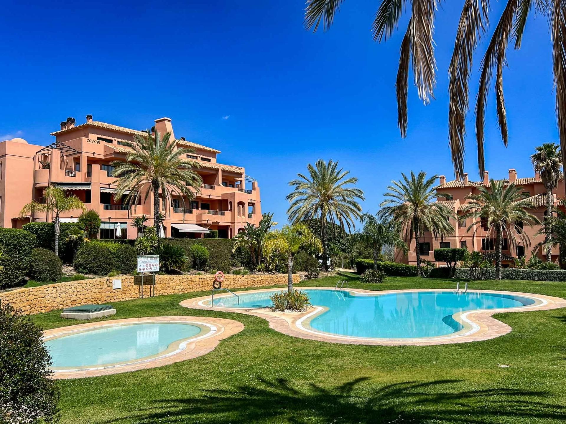 Apartment to rent in Golf Bahía