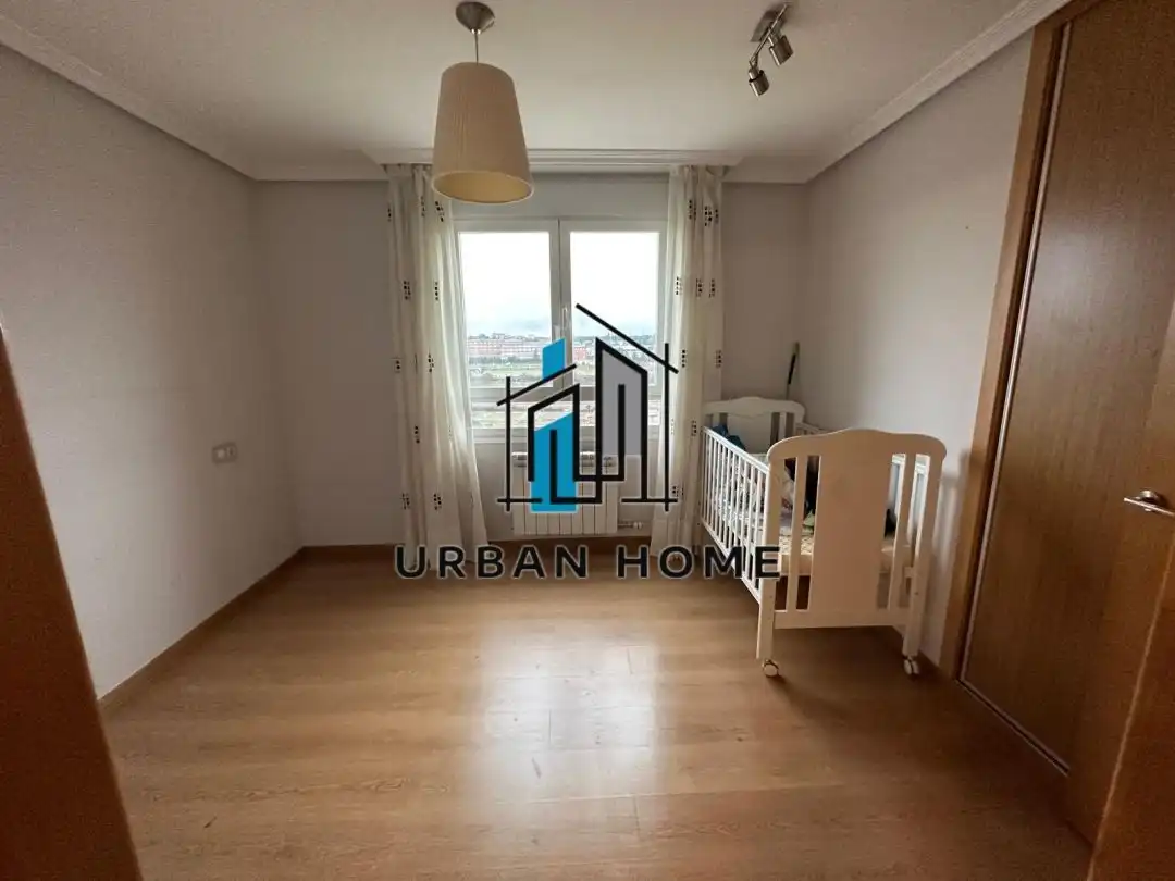 Piso en venta en María Moliner, Armunia