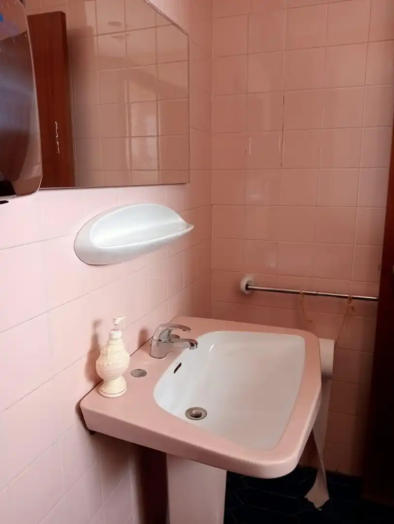 Bany de Local de lloguer en Cádiz