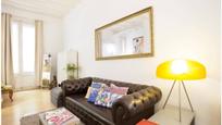 Living room of Flat for sale in  Barcelona Capital  with Air Conditioner, Heating and Parquet flooring