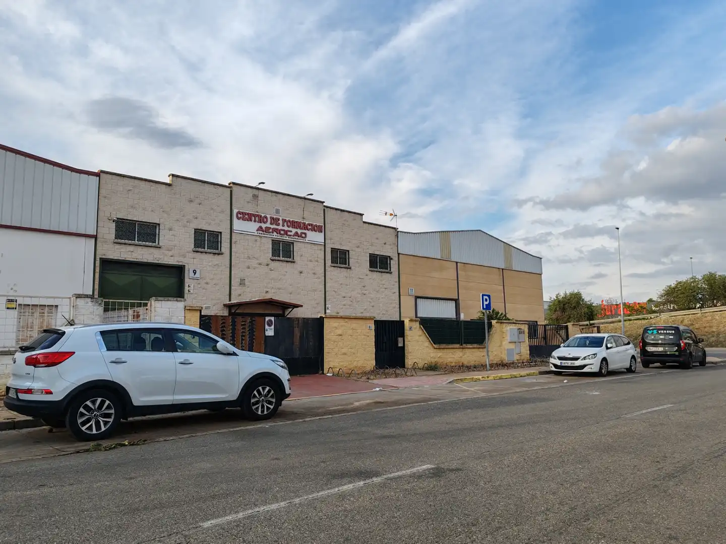Außenansicht von Fabrikhallen zum Verkauf in La Rinconada