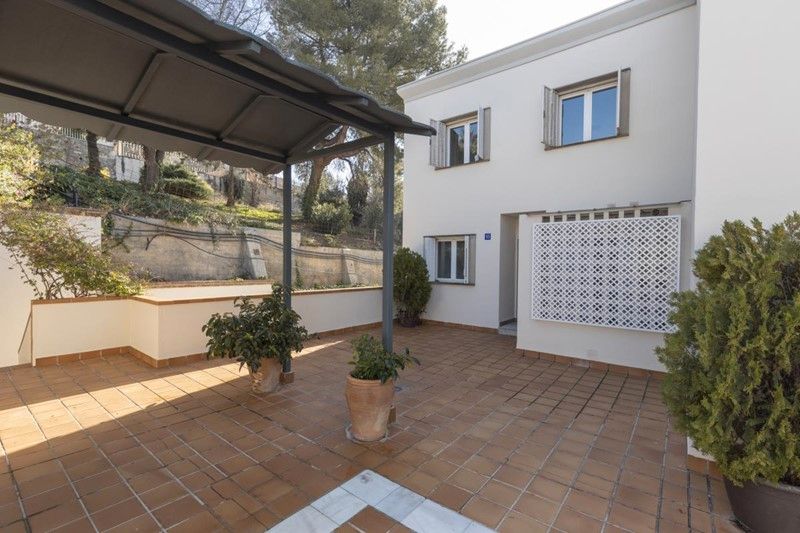 Jardí de Casa adosada en venda en  Granada Capital amb Calefacció, Parquet i Terrassa