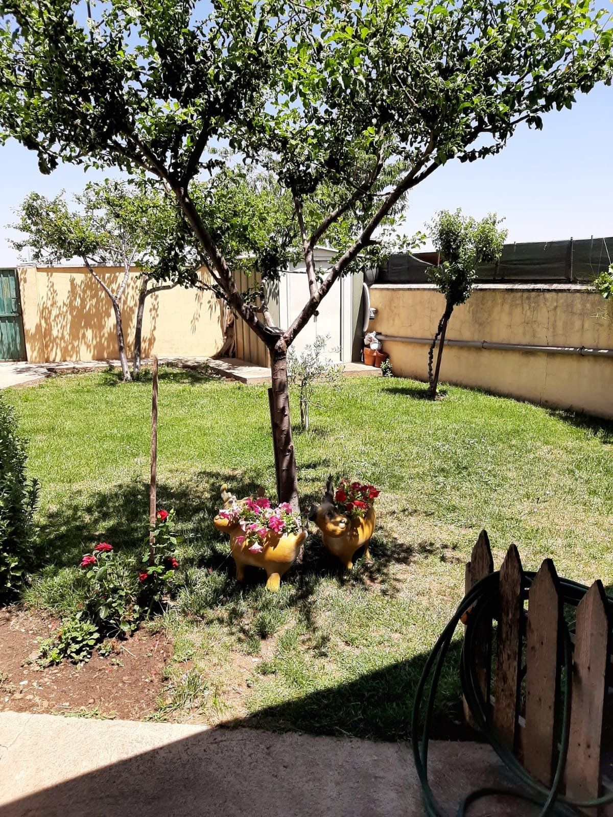 Jardí de Casa adosada en venda en Parada de Arriba amb Calefacció