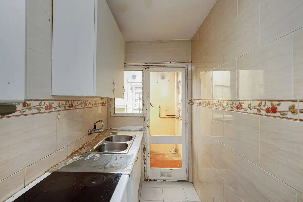 Kitchen of Flat for sale in Salt