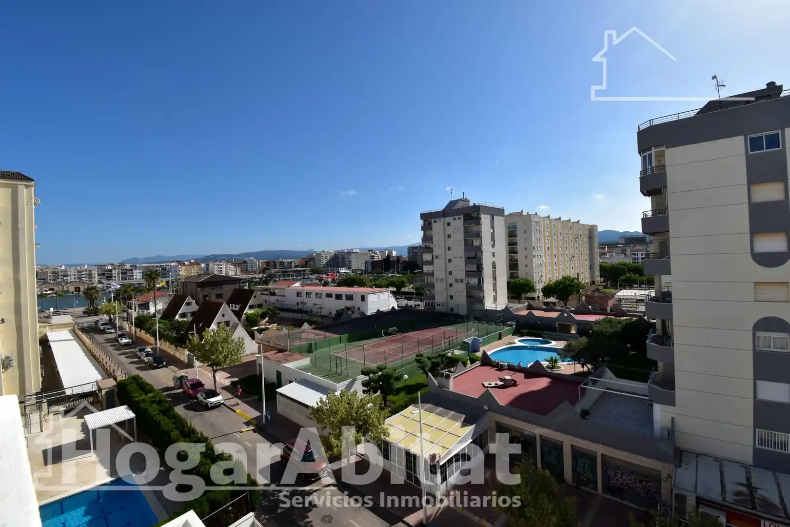 Außenansicht von Wohnung zum Verkauf in Gandia mit Terrasse und Gemeinschaftspool