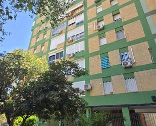 Exterior view of Flat for sale in  Sevilla Capital  with Terrace, Furnished and Balcony