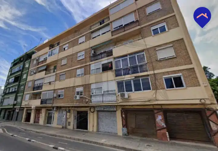 Vista exterior de Pis en venda en Valencia amb Terrassa i Alarma
