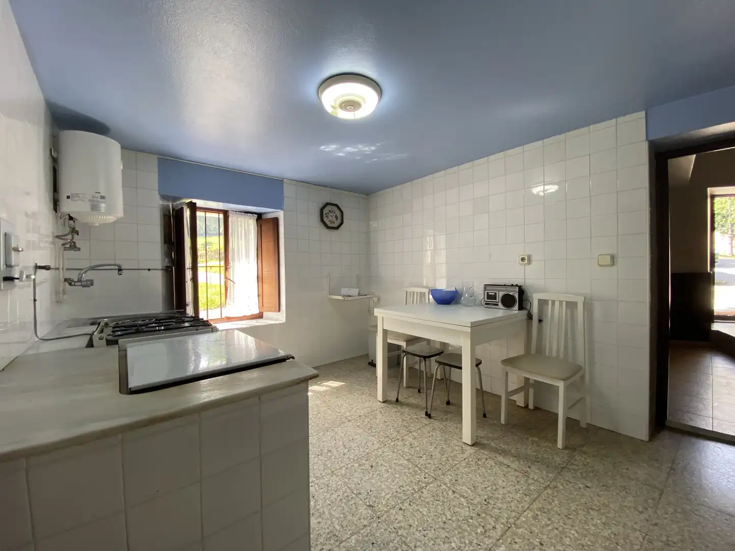 Cocina de Casa adosada en venta en Torrelavega  con Jardín privado