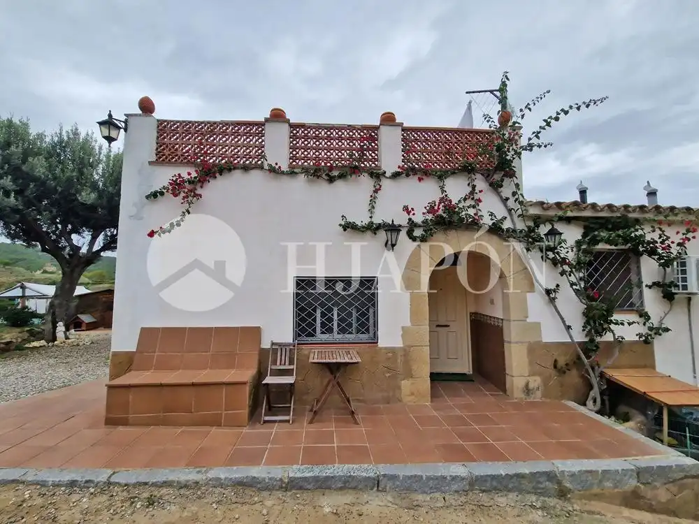 Vista exterior de Finca rústica en venda en Vilassar de Dalt amb Aire condicionat, Calefacció i Jardí privat