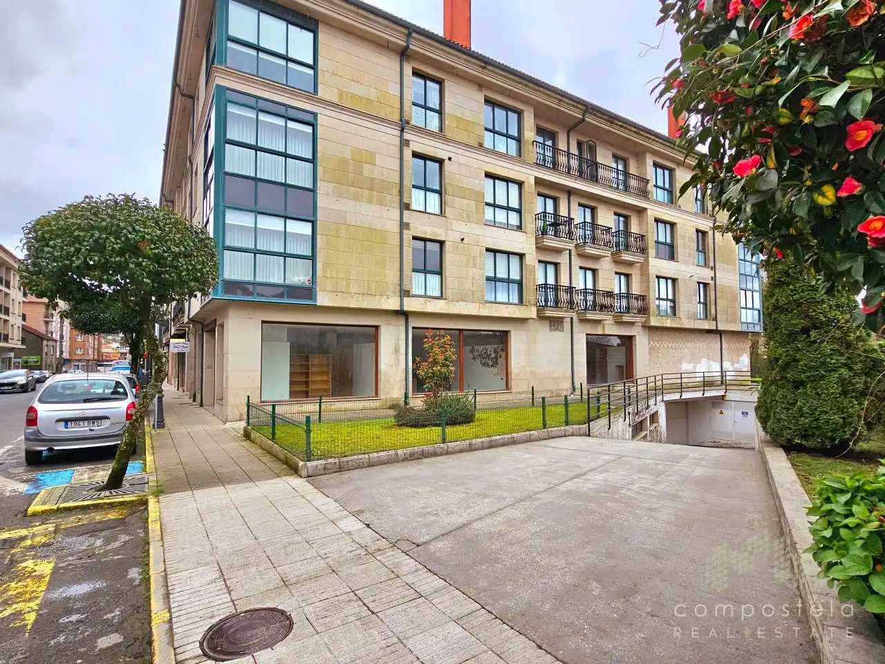 Vista exterior de Dúplex de lloguer en Ames amb Calefacció, Parquet i Traster