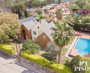 Exterior view of House or chalet for sale in Cerdanyola del Vallès  with Air Conditioner, Storage room and Swimming Pool