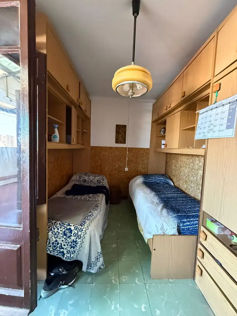 Habitación de Ático en venta en L'Hospitalet de Llobregat con Aire acondicionado, Calefacción y Terraza